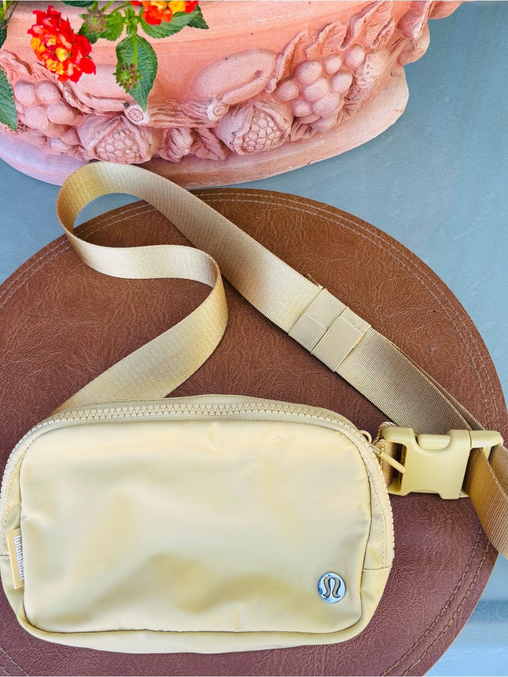 Lululemon Everywhere Belt Bag-Shoulder